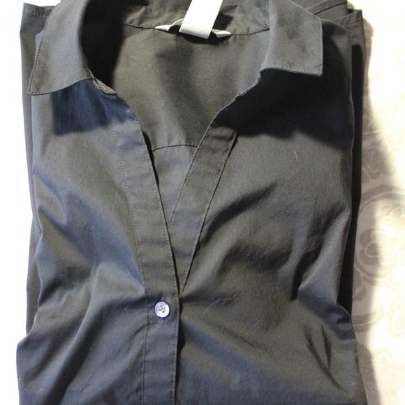 H&M black button up long sleeve shirt - Picture 2 of 4